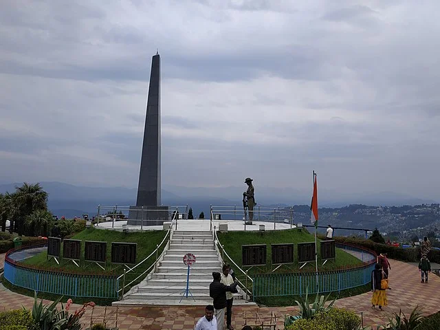 3. Batasia Loop & War Memorial – A Scenic Wonder 🌿 Darjeeling tour pacakge